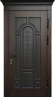 Металлическая термодверь с коричневым МДФ и карнизом Металлическая термодверь с коричневым МДФ и карнизом