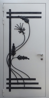 Металлическая термодверь с порошковым покрытием и коваными элементами